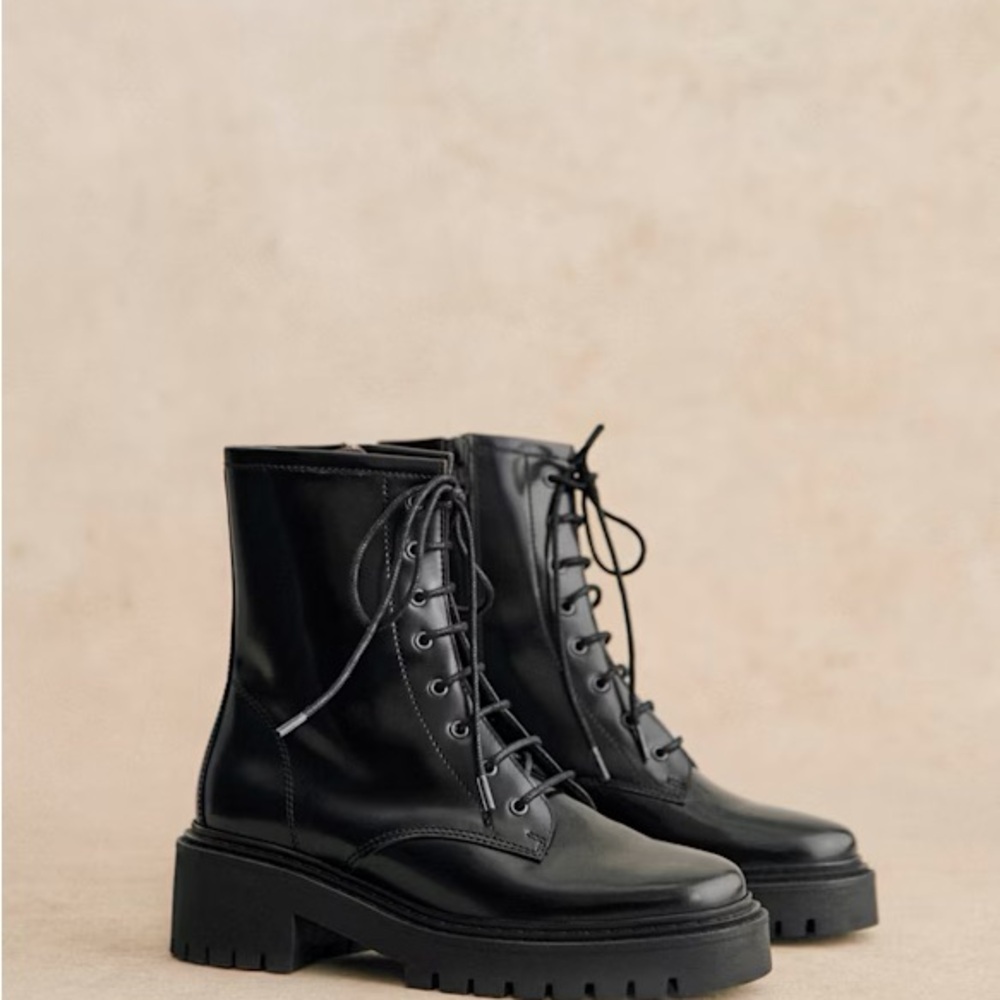 New ASHLEY ANKLE BOOTS by Sezane